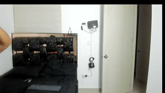 Snapshot of bicthxhard chatting on 30, 10, 2025 bicthxhard online show from 30, 10, 2025