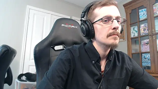 Snapshot of CasuallyCorrupt chatting on 7, 11, 2025 CasuallyCorrupt online show from 7, 11, 2025