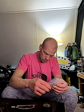 Kinky Play1 online show from 10, 1, 2026