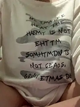 Snapshot of italy-12 chatting on 3, 11, 2025 italy-12 online show from 3, 11, 2025