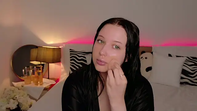 Snapshot of Felicia_Herceg chatting on 7, 11, 2025 Felicia Herceg online show from 7, 11, 2025