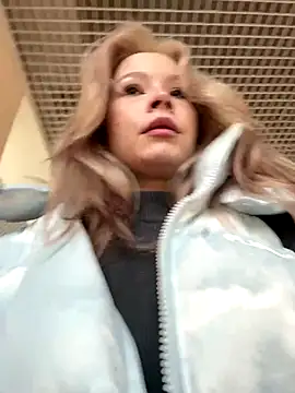 Snapshot of Eliiizaaa chatting on 31, 10, 2025 Eliiizaaa online show from 31, 10, 2025