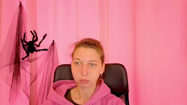 CuteEllii online show from 19, 11, 2025