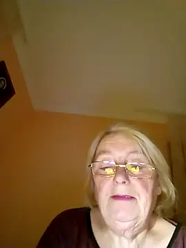 AmyLove353 online show from 31, 10, 2025