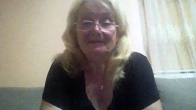 AmyLove353 online show from 29, 6, 2026