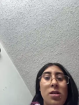 Snapshot of Violeet-Smith chatting on 5, 2, 2026 Violeet-Smith online show from 5, 2, 2026