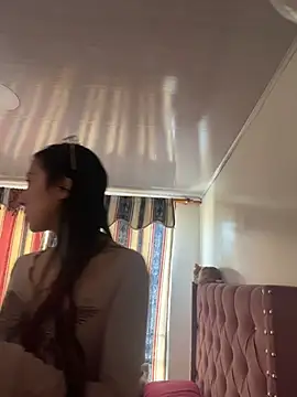 Snapshot of Violeet-Smith chatting on 6, 2, 2026 Violeet-Smith online show from 6, 2, 2026