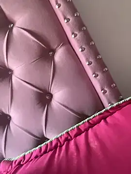 Snapshot of Violeet-Smith chatting on 8, 2, 2026 Violeet-Smith online show from 8, 2, 2026