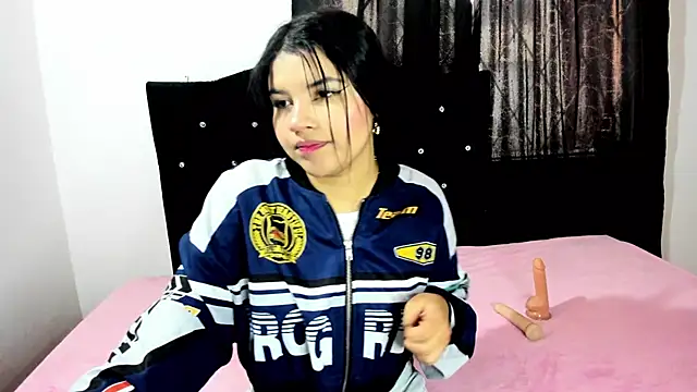 Snapshot of Sara_Moon_18 chatting on 21, 10, 2025 Sara Moon 18 online show from 21, 10, 2025