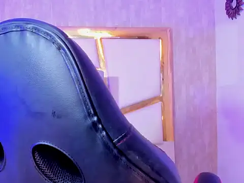 Britanny-Jhonsons online show from 3, 11, 2025