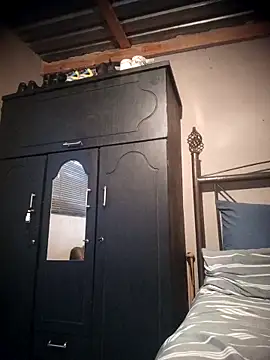 Pussylover911o online show from 27, 11, 2025