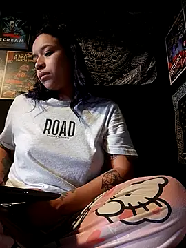 Isis Bathory online show from 14, 11, 2025