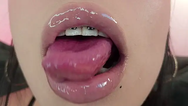 mia roux1 online show from 28, 5, 2026