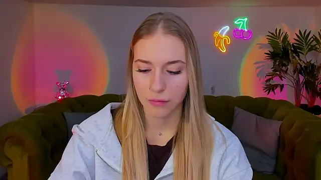 sassy cutie online show from 25, 11, 2025