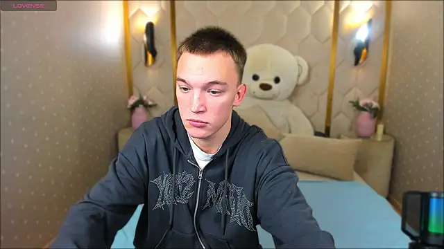 Derek Banville online show from 30, 10, 2025