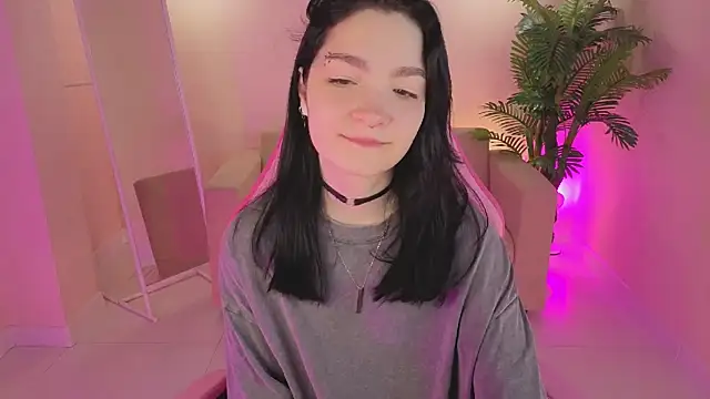 Snapshot of Linda_Sweetiest chatting on 4, 12, 2025 Linda Sweetiest online show from 4, 12, 2025