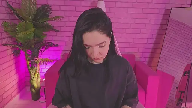 Snapshot of Linda_Sweetiest chatting on 14, 12, 2025 Linda Sweetiest online show from 14, 12, 2025