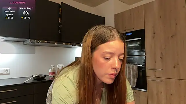 Snapshot of allisonwhite222 chatting on 4, 11, 2025 allisonwhite222 online show from 4, 11, 2025