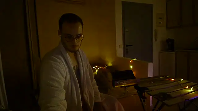 Snapshot of VenyxTrend chatting on 12, 11, 2025 VenyxTrend online show from 12, 11, 2025