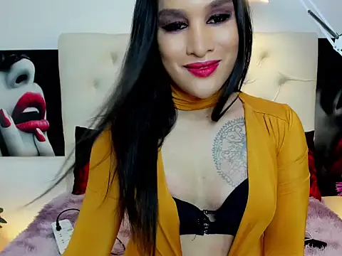 Snapshot of KeraMitenaa chatting on 3, 12, 2025 KeraMitenaa online show from 3, 12, 2025
