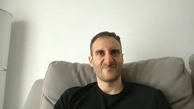 Snapshot of LukaShyGuy chatting on 19, 4, 2026 LukaShyGuy online show from 19, 4, 2026