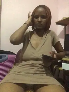 Snapshot of yummy-caramel chatting on 28, 10, 2025 yummy-caramel online show from 28, 10, 2025