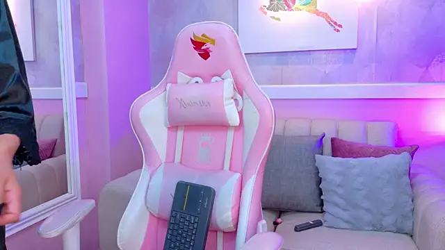 AdelineJhones online show from 24, 10, 2025