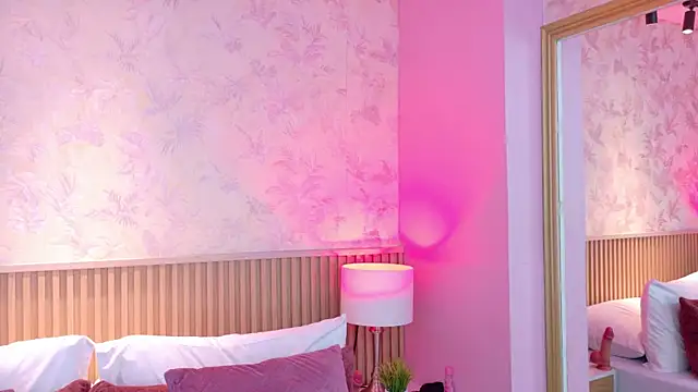 AdelineJhones online show from 24, 2, 2026