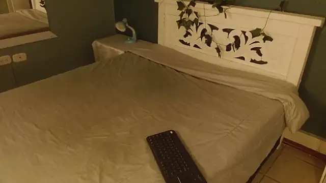 Samantha  Benet online show from 18, 11, 2025