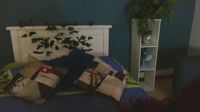 Samantha  Benet online show from 12, 2, 2026