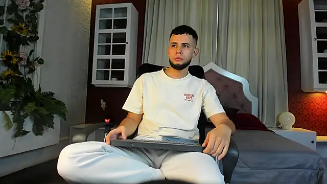 Maxcole 07 online show from 16, 12, 2025