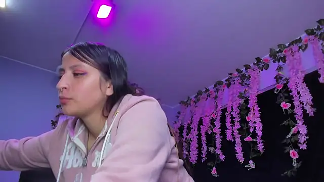 Gabyy Cooper  online show from 15, 3, 2026