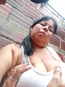 Snapshot of mother2-divorced chatting on 31, 5, 2026 mother2-divorced online show from 31, 5, 2026