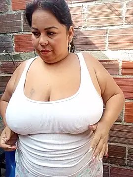 Snapshot of mother2-divorced chatting on 10, 6, 2026 mother2-divorced online show from 10, 6, 2026