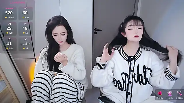 Snapshot of Follyise chatting on 13, 2, 2026 Follyise online show from 13, 2, 2026