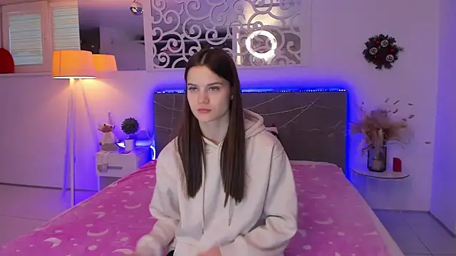 LuisaClover online show from 19, 12, 2025