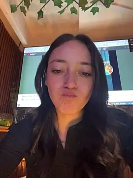 Lia  white online show from 19, 12, 2025