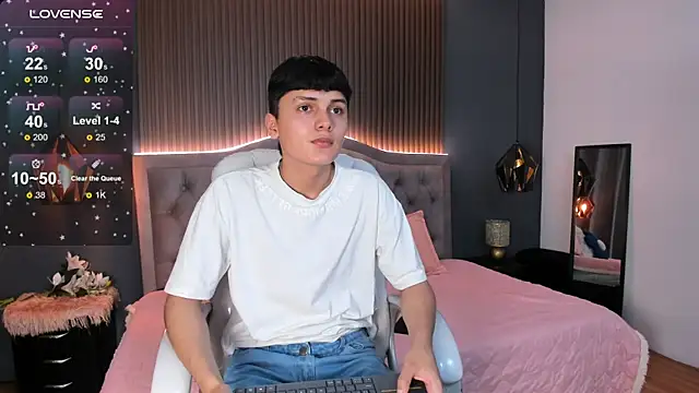 Maxii18  online show from 13, 11, 2025