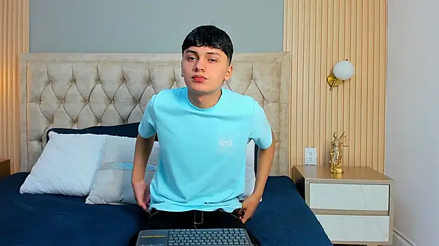 Maxii18  online show from 15, 1, 2026