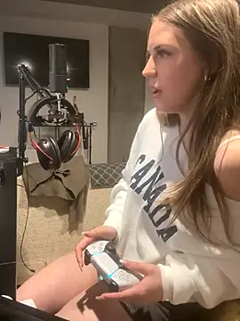 Snapshot of elliepixie chatting on 19, 12, 2025 elliepixie online show from 19, 12, 2025