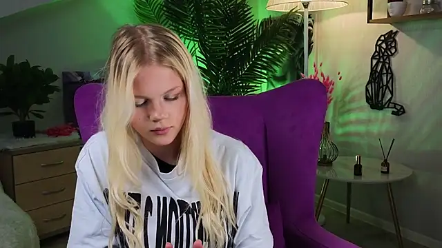 RosalindIsome online show from 23, 10, 2025