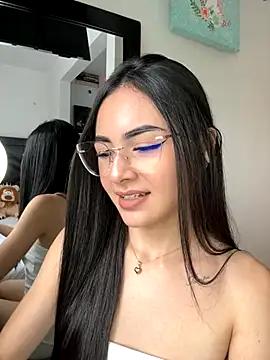 IslaCole online show from 24, 11, 2025