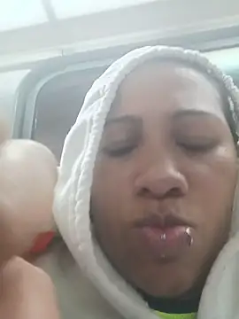 Snapshot of marimar_24 chatting on 17, 12, 2025 marimar 24 online show from 17, 12, 2025