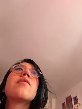 Snapshot of violetbunnyy1 chatting on 15, 11, 2025 violetbunnyy1 online show from 15, 11, 2025