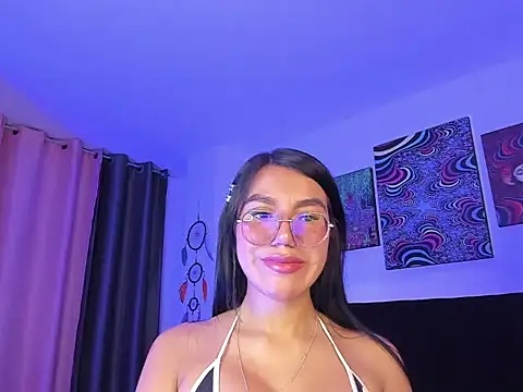 Snapshot of violetbunnyy1 chatting on 19, 12, 2025 violetbunnyy1 online show from 19, 12, 2025