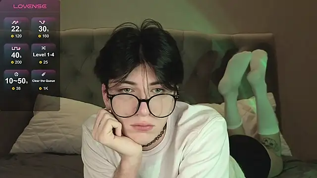 Oliver star boy  online show from 7, 2, 2026