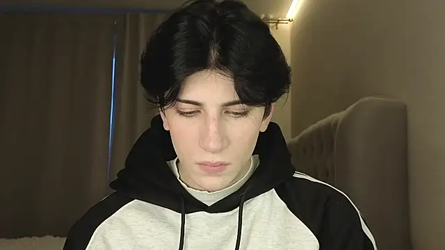 Oliver star boy  online show from 26, 2, 2026