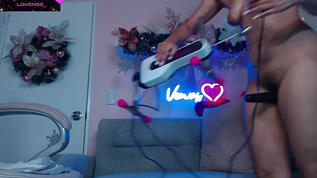 VenusIsLove  online show from 12, 12, 2024