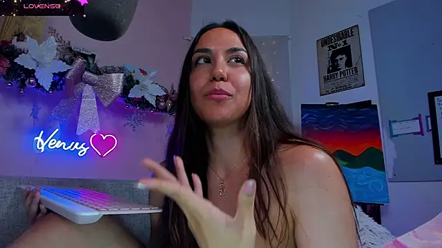 VenusIsLove  online show from 30, 12, 2024