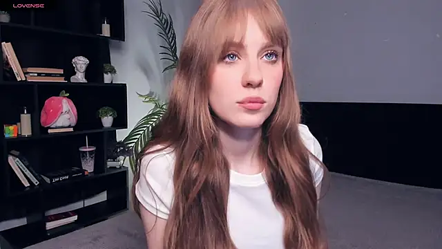 TessaStruble online show from 2, 11, 2025